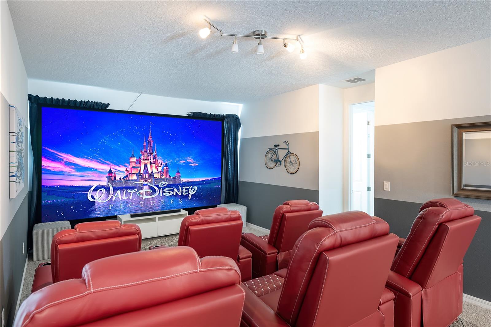 Image 20 of 73 For 8900 Caroline Bay Court