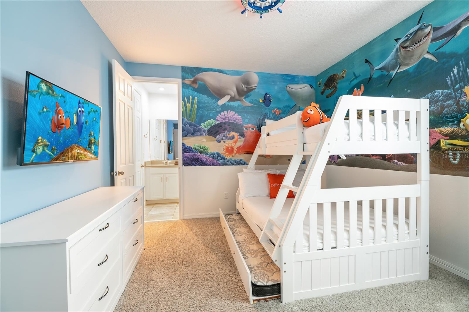 Image 21 of 73 For 8900 Caroline Bay Court