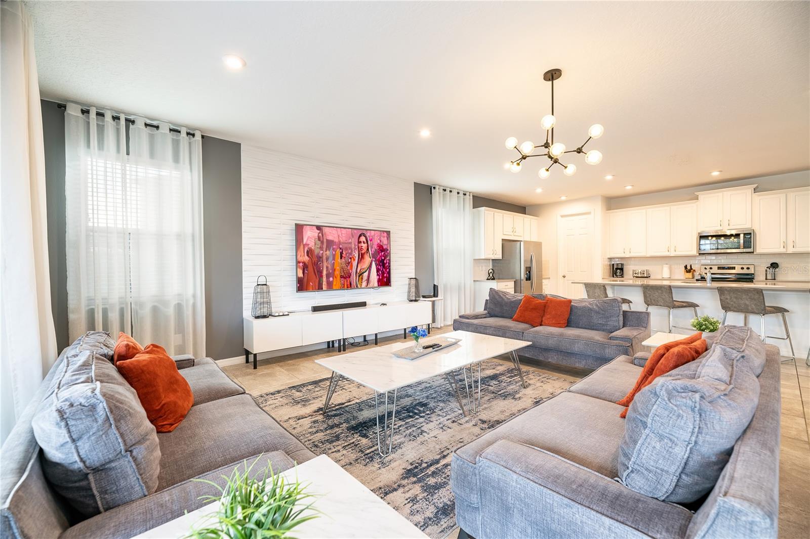 Image 4 of 73 For 8900 Caroline Bay Court