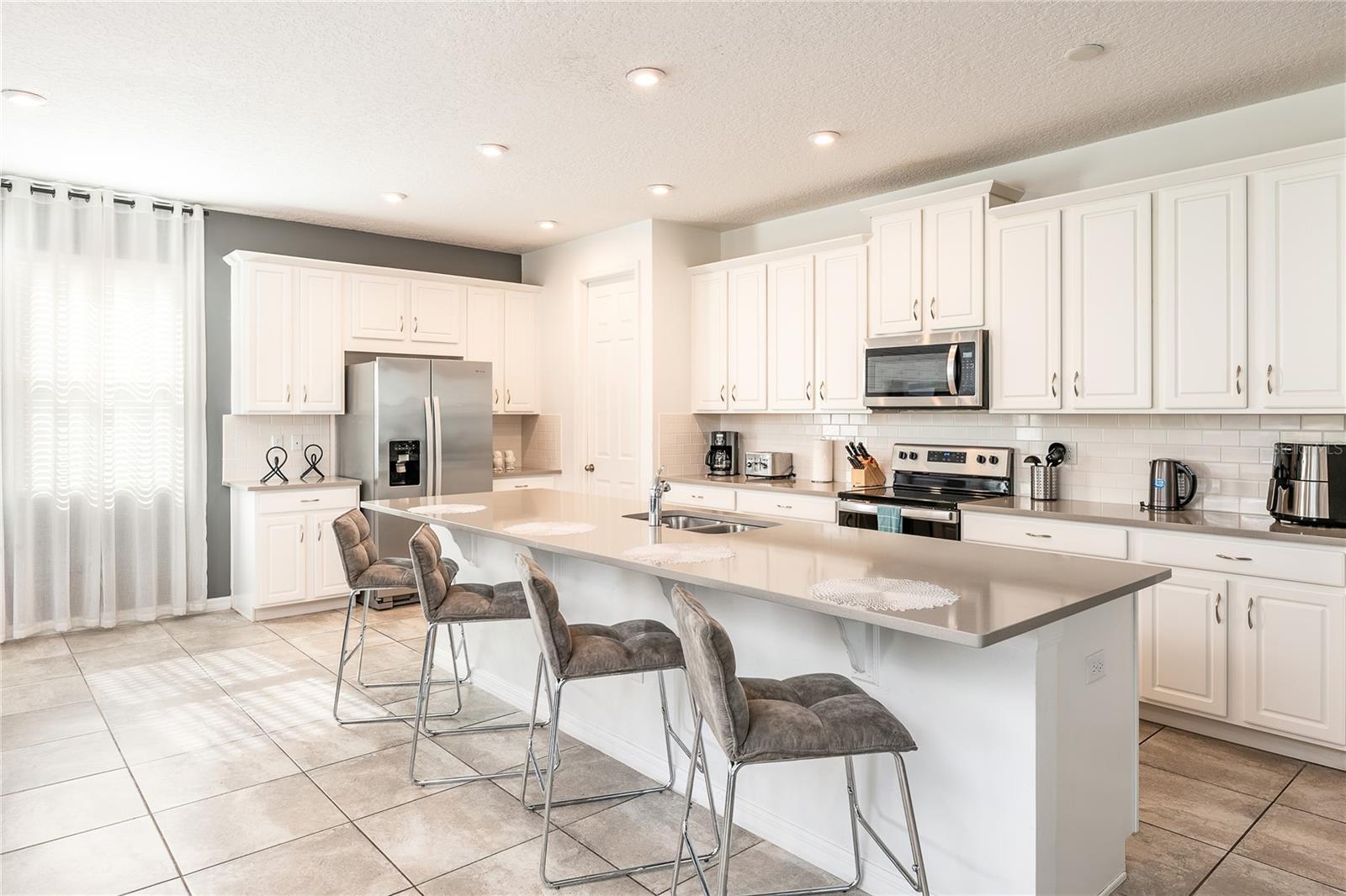 Image 6 of 73 For 8900 Caroline Bay Court