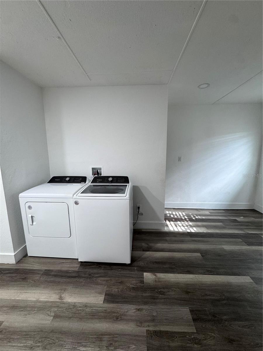 Image 18 of 24 For 310 Panama Circle