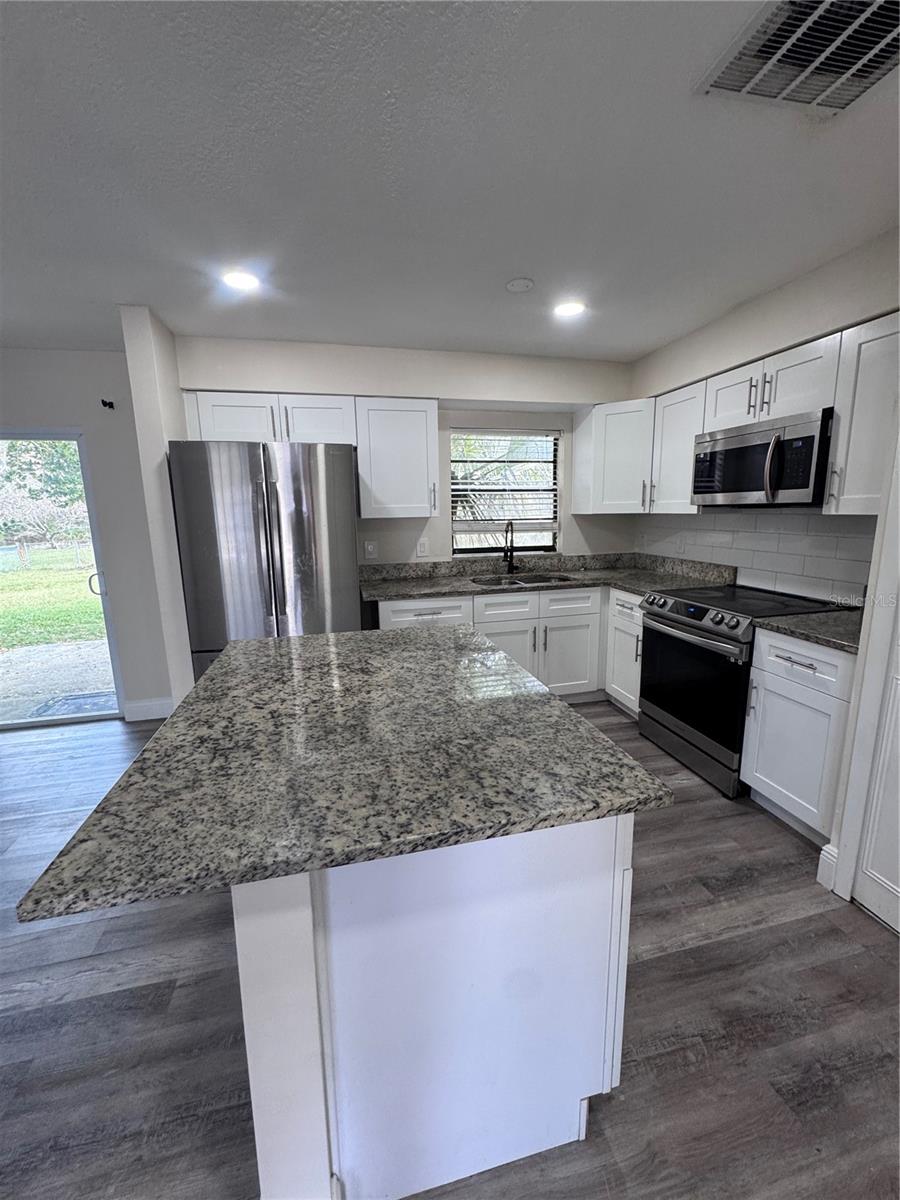 Image 3 of 24 For 310 Panama Circle