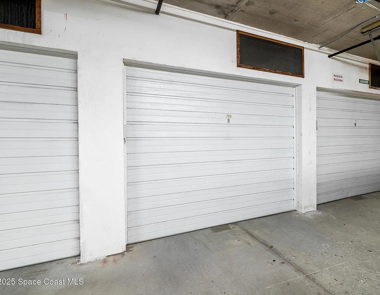 Image 23 of 35 For 480 Sail Lane 703