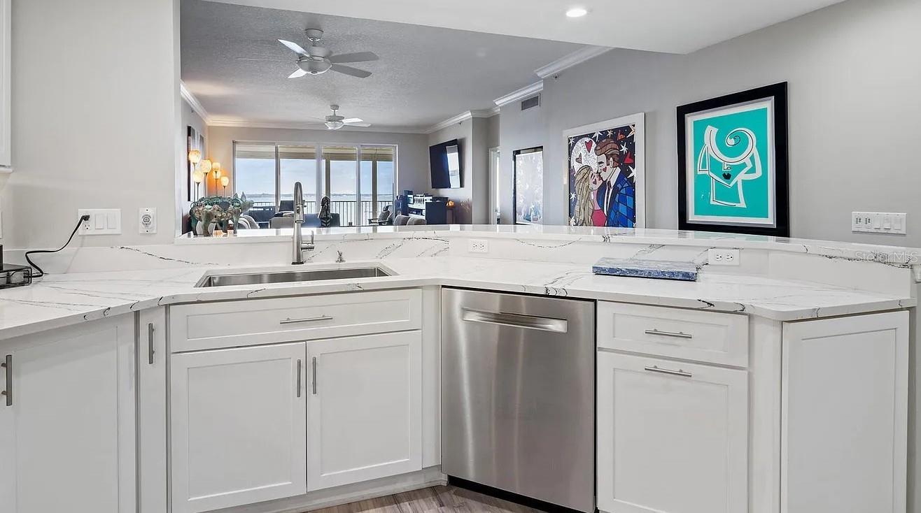 Image 7 of 35 For 480 Sail Lane 703