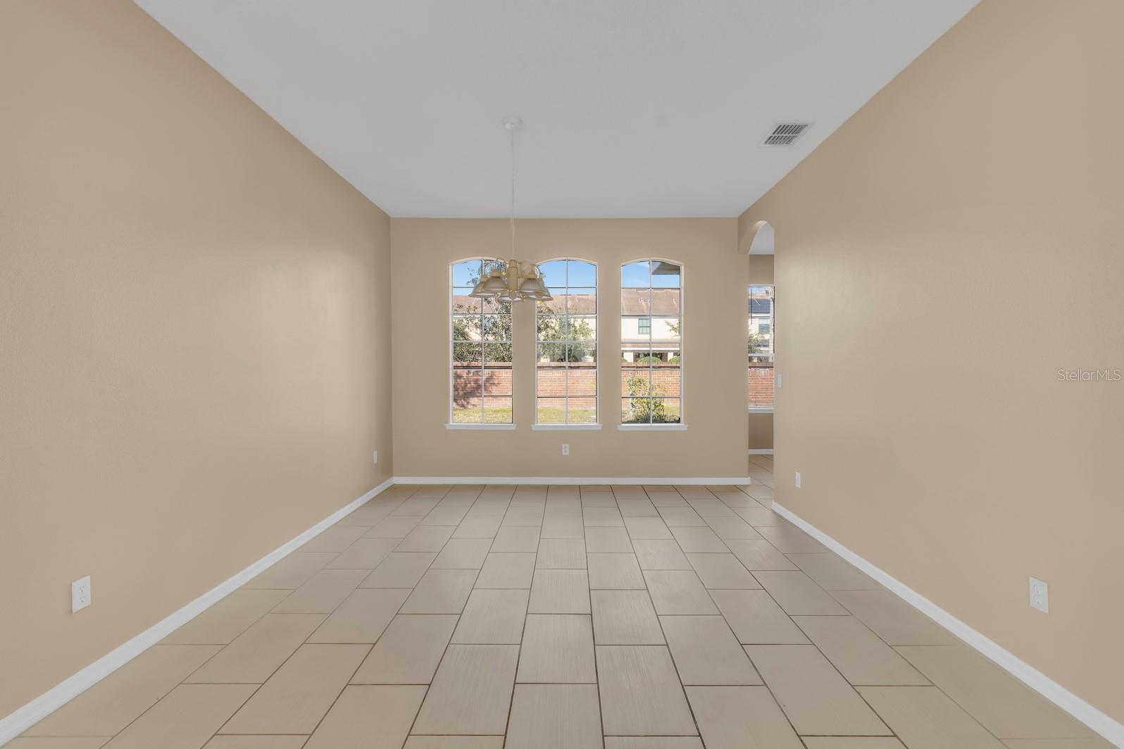 Image 6 of 38 For 2827 Sand Arbor Circle