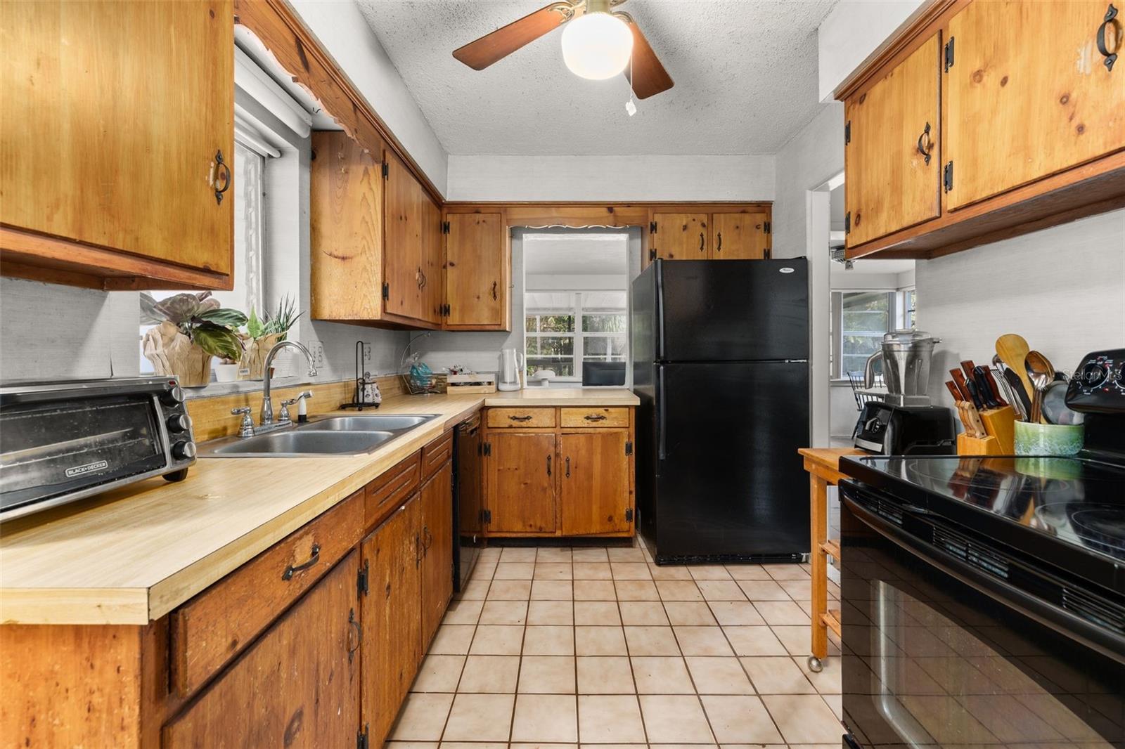 Image 8 of 20 For 1357 Fairview Street