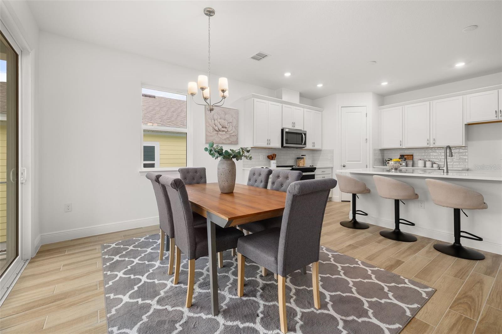 Image 10 of 38 For 995 Fiesta Key Circle