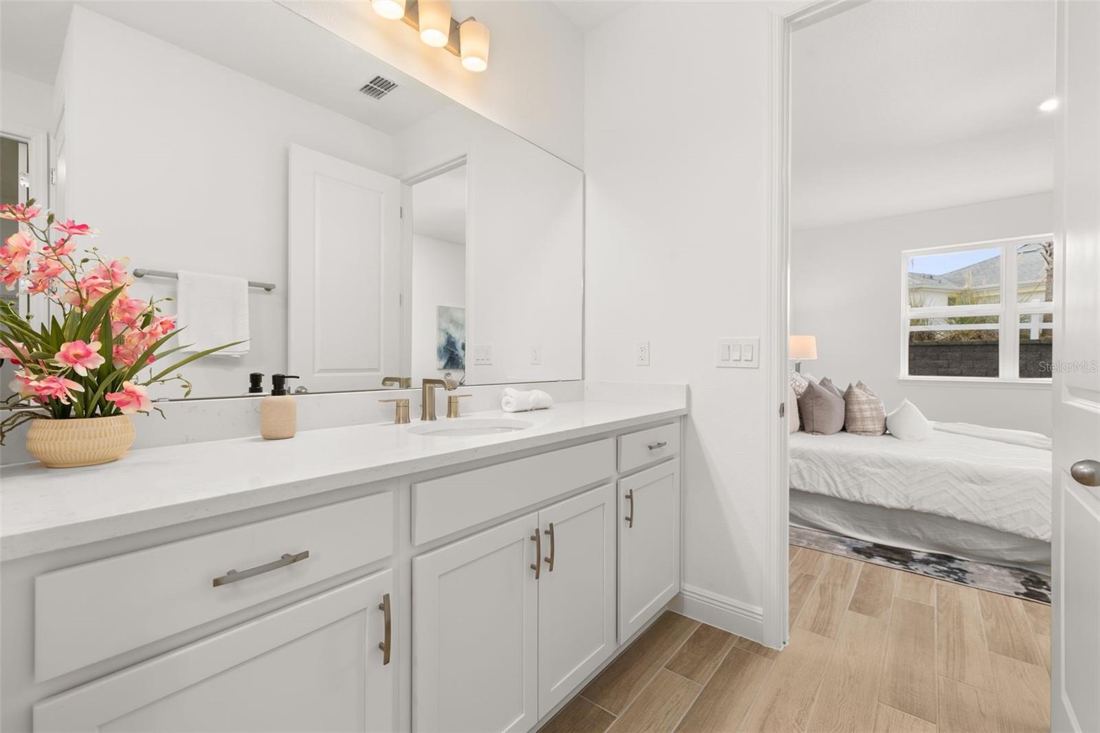 Image 15 of 38 For 995 Fiesta Key Circle