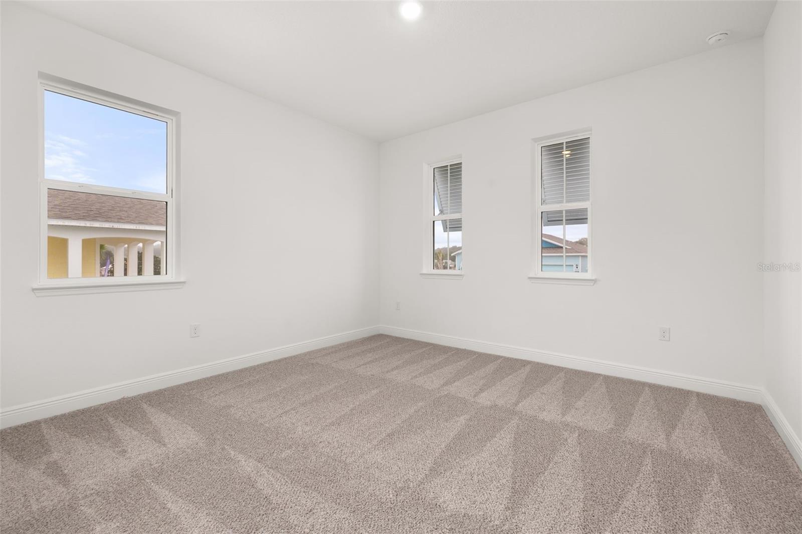 Image 18 of 38 For 995 Fiesta Key Circle