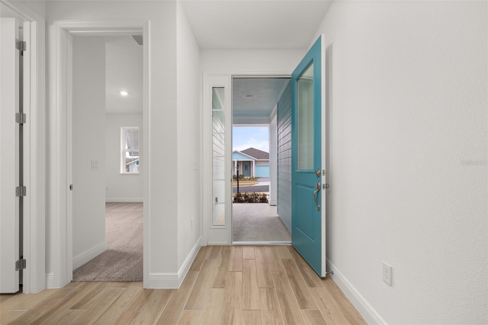 Image 2 of 38 For 995 Fiesta Key Circle