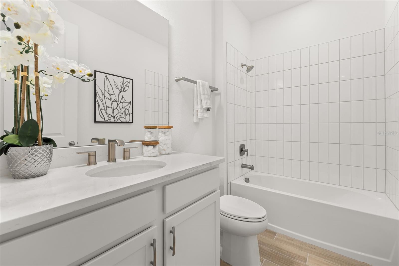 Image 20 of 38 For 995 Fiesta Key Circle