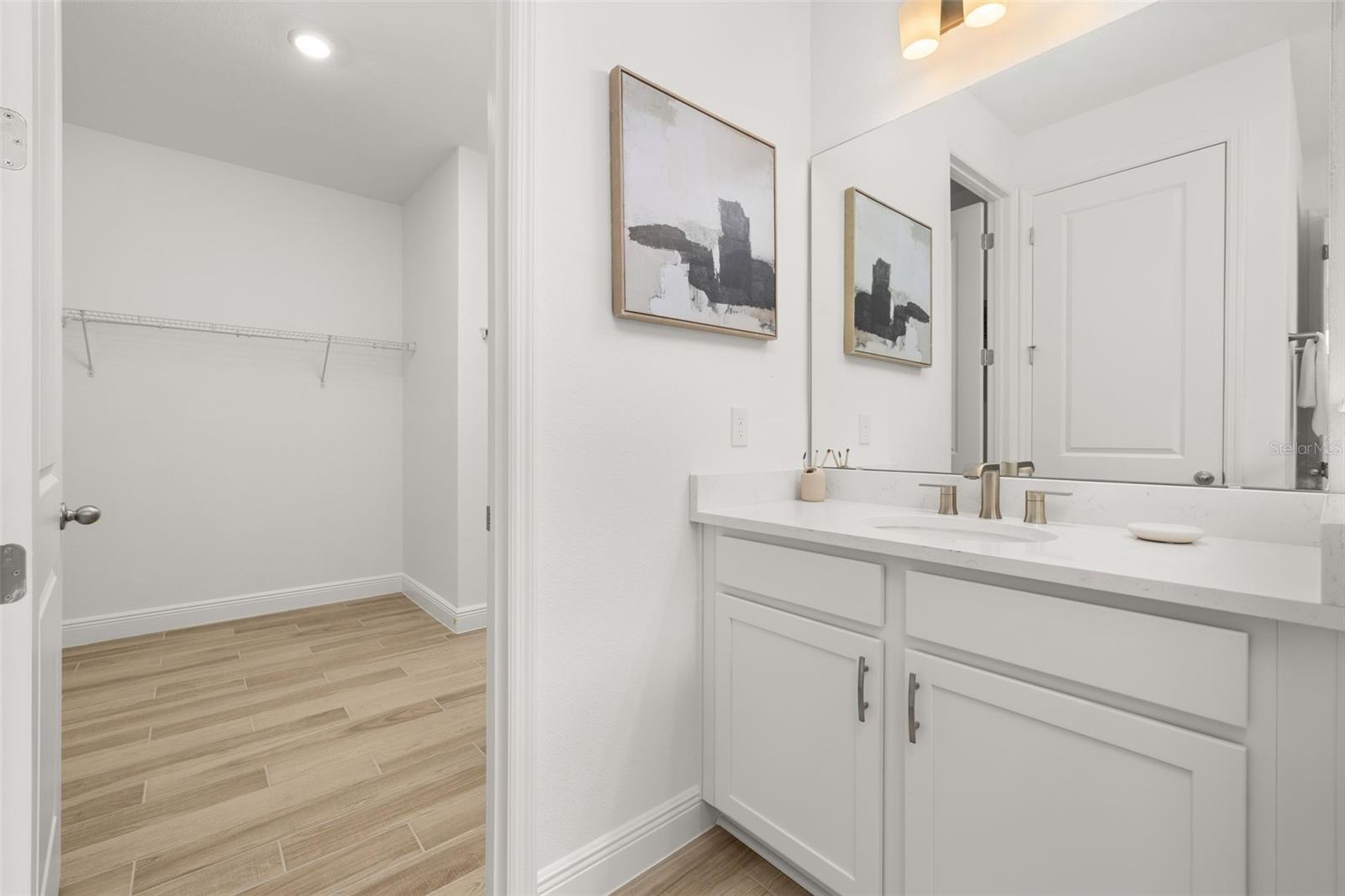 Image 24 of 38 For 995 Fiesta Key Circle