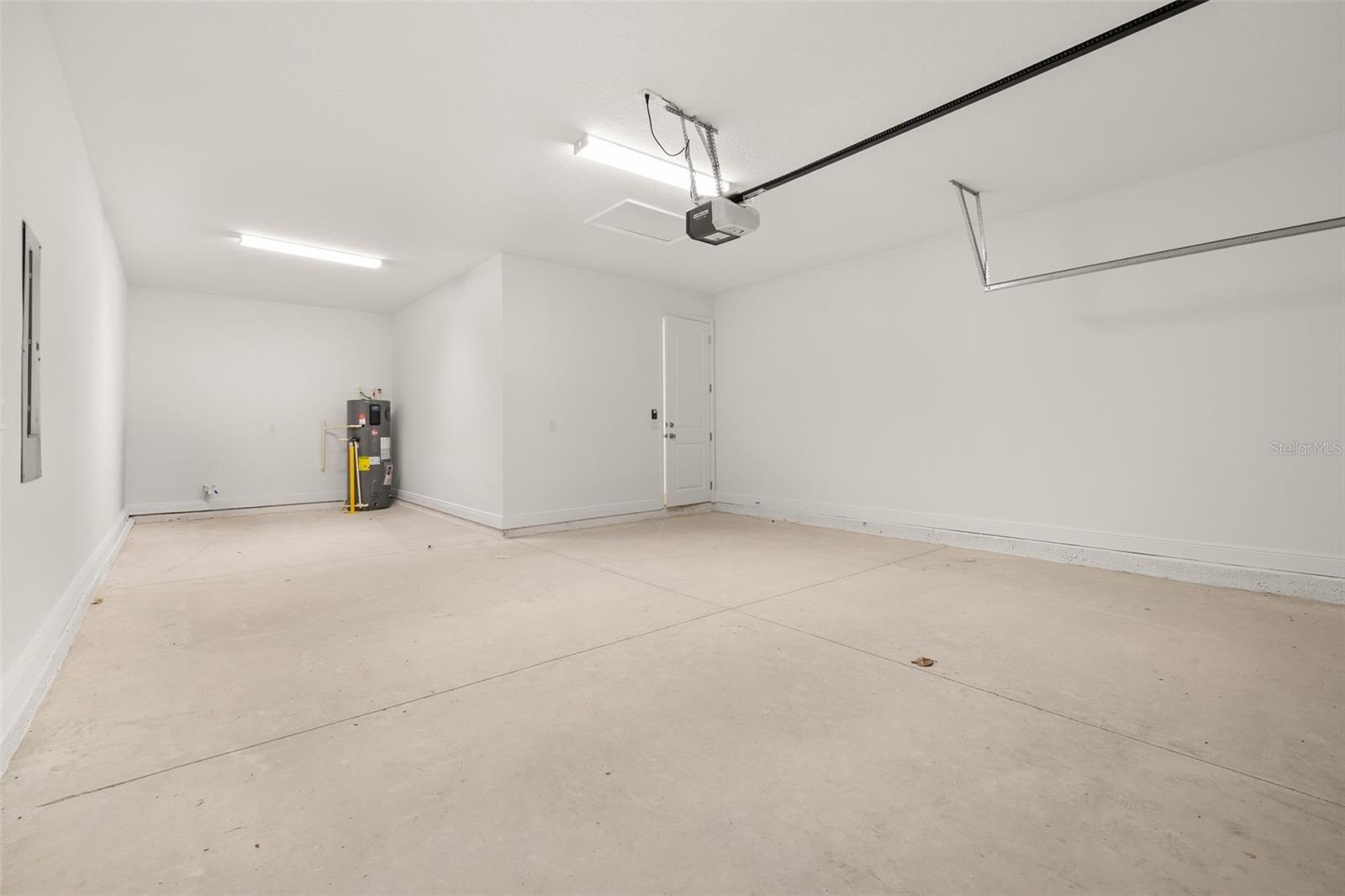 Image 26 of 38 For 995 Fiesta Key Circle