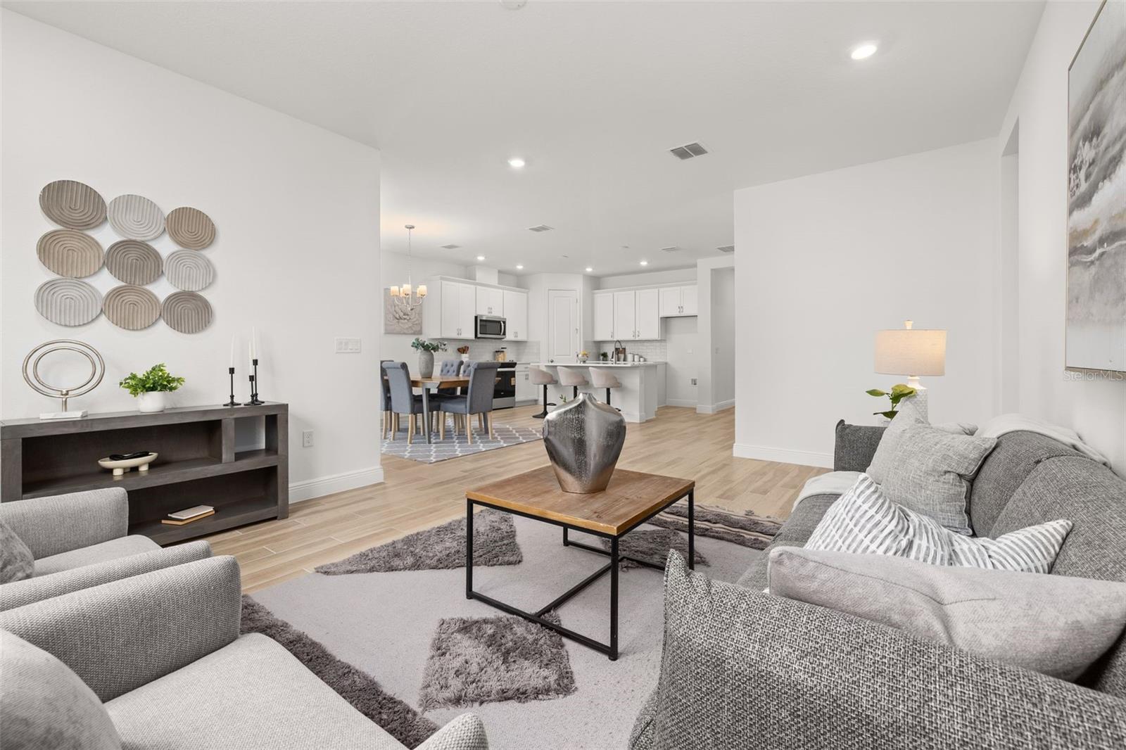 Image 7 of 38 For 995 Fiesta Key Circle