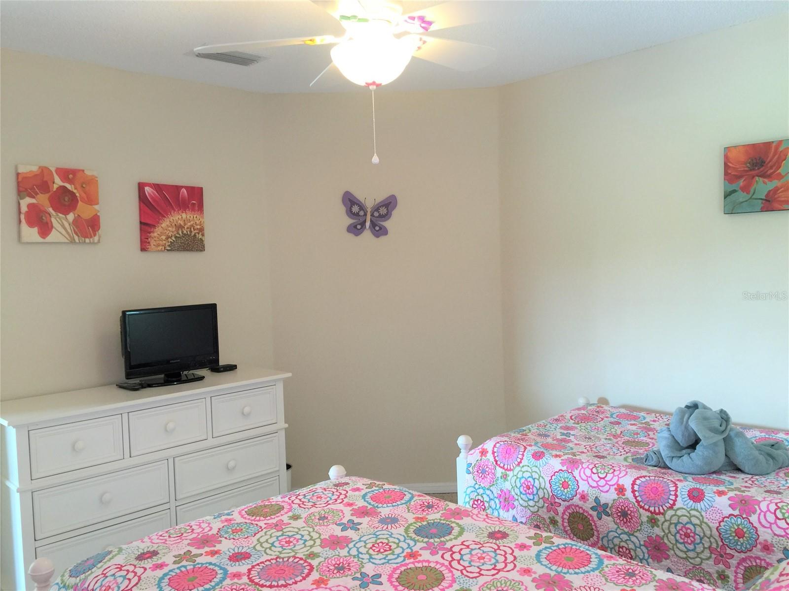 Image 16 of 28 For 949 Lake Berkley Drive