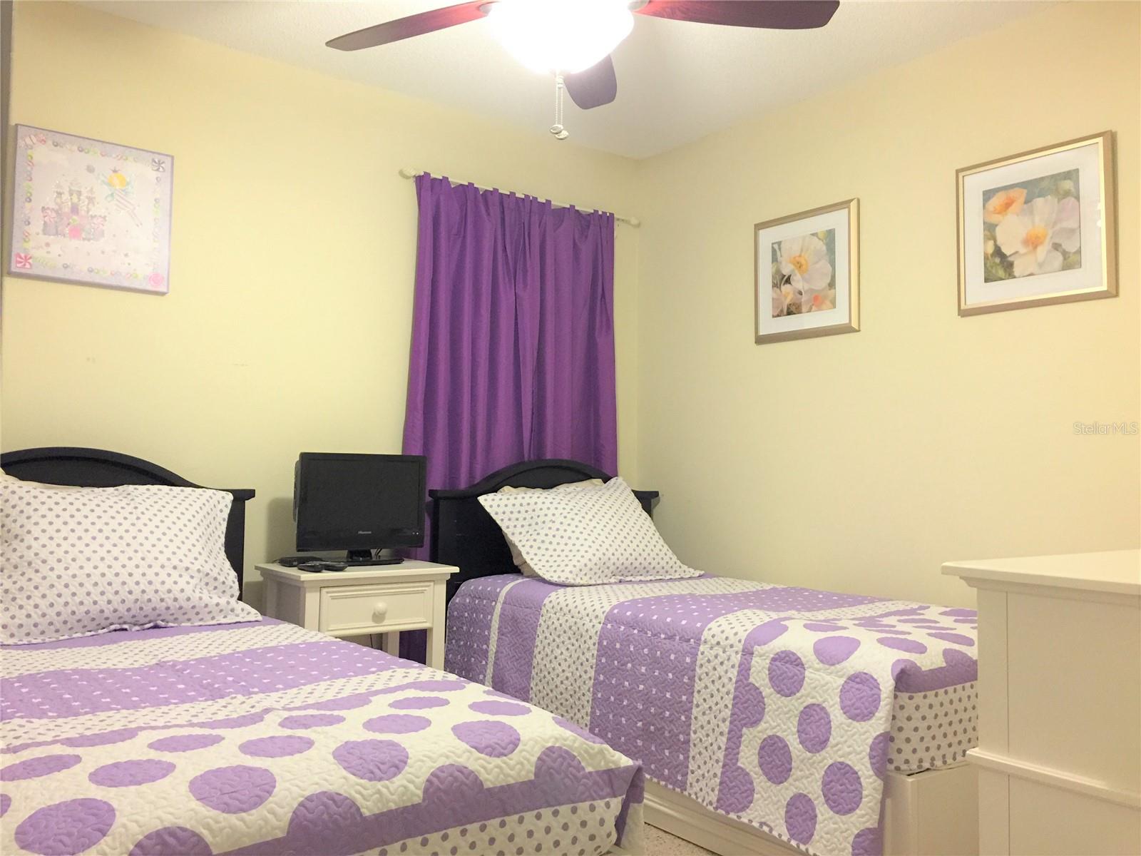 Image 17 of 28 For 949 Lake Berkley Drive