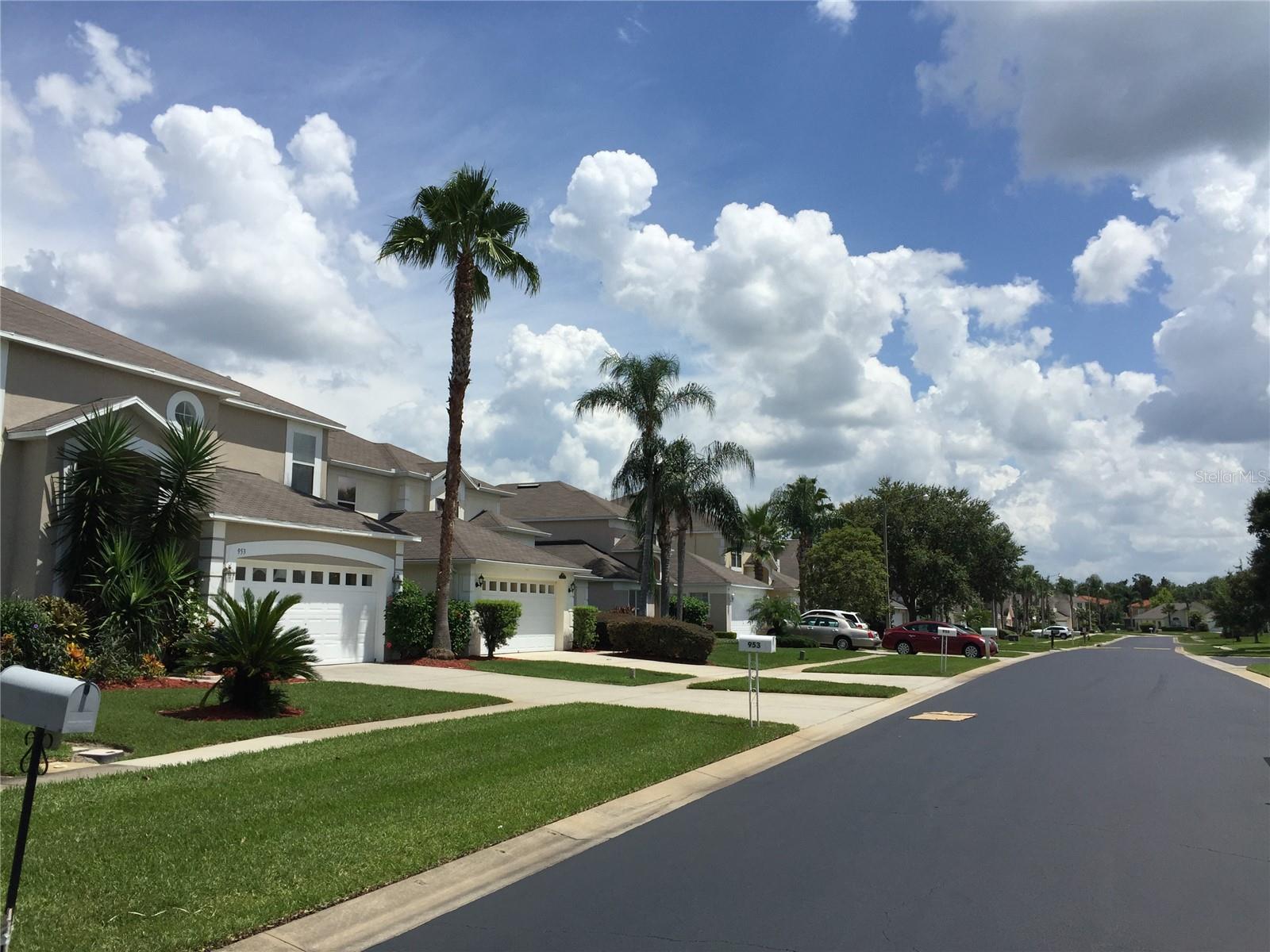 Image 26 of 28 For 949 Lake Berkley Drive