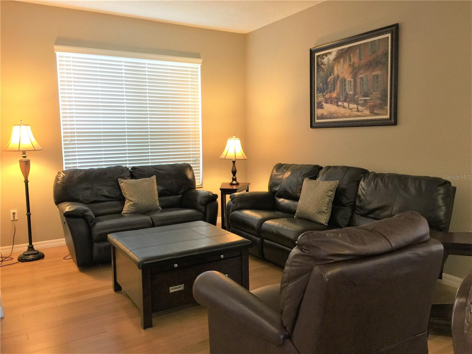 Image 7 of 28 For 949 Lake Berkley Drive