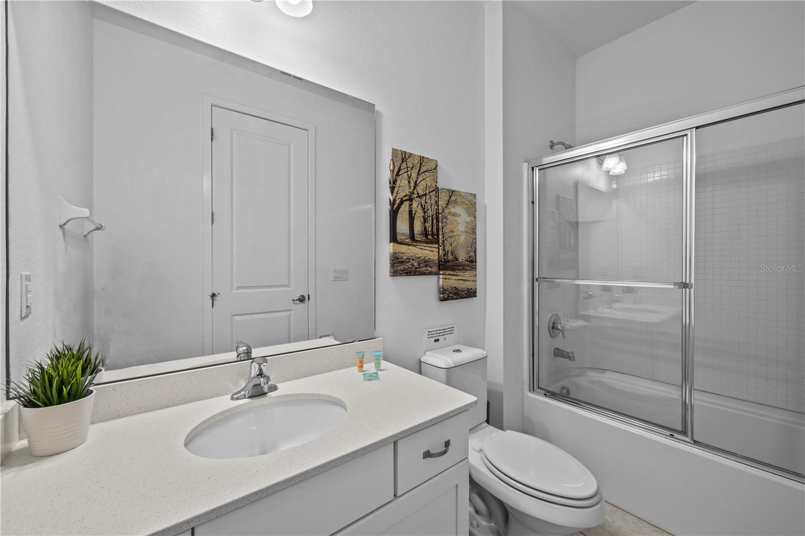 Image 22 of 71 For 2613 Yountville Avenue