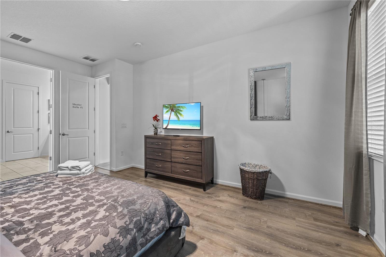 Image 28 of 71 For 2613 Yountville Avenue