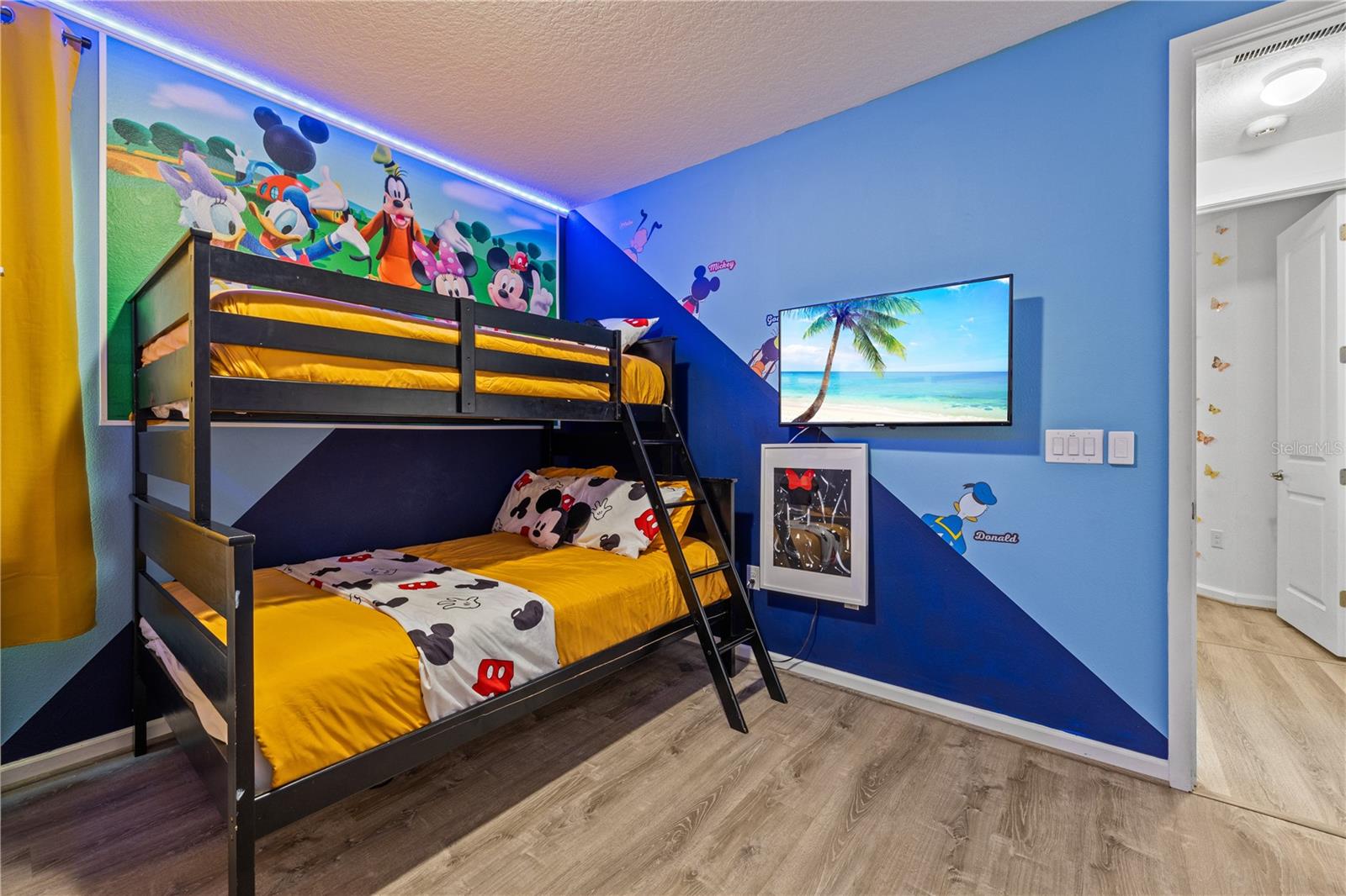 Image 40 of 71 For 2613 Yountville Avenue