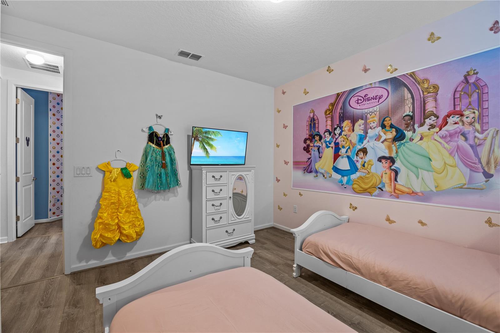 Image 44 of 71 For 2613 Yountville Avenue