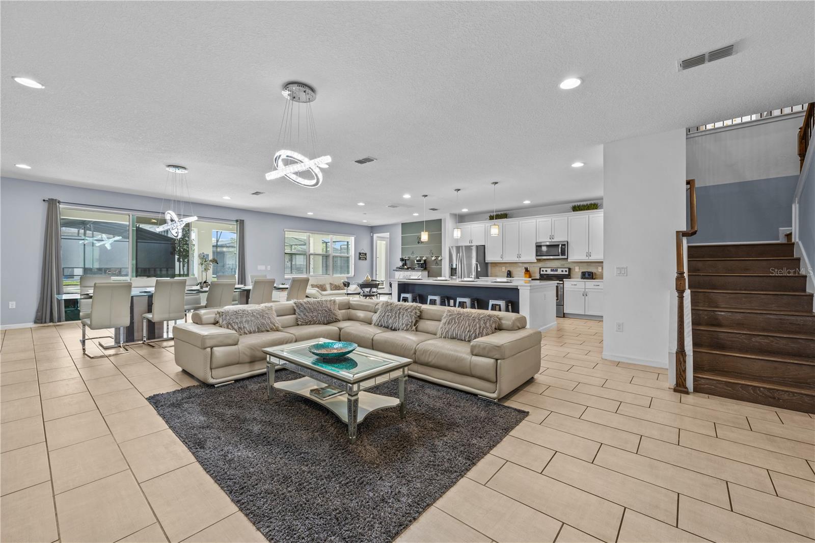 Image 5 of 71 For 2613 Yountville Avenue