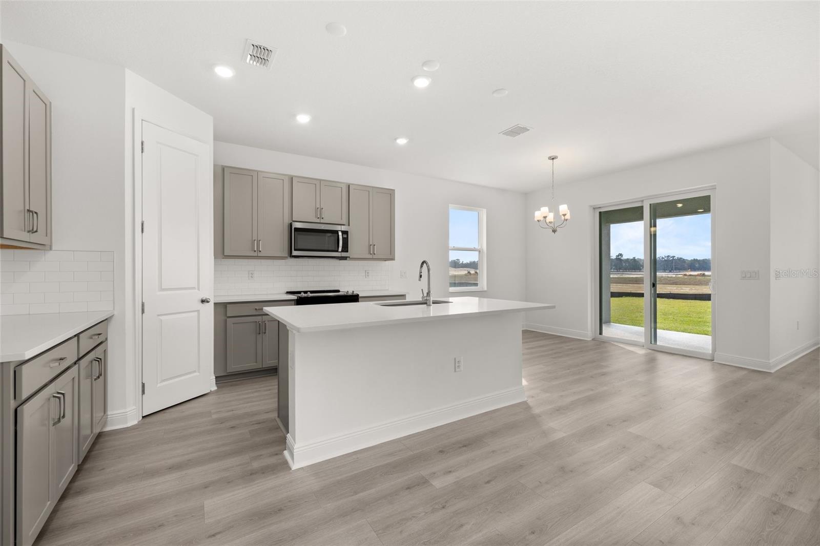 Image 3 of 38 For 1014 Swamp Chestnut Loop