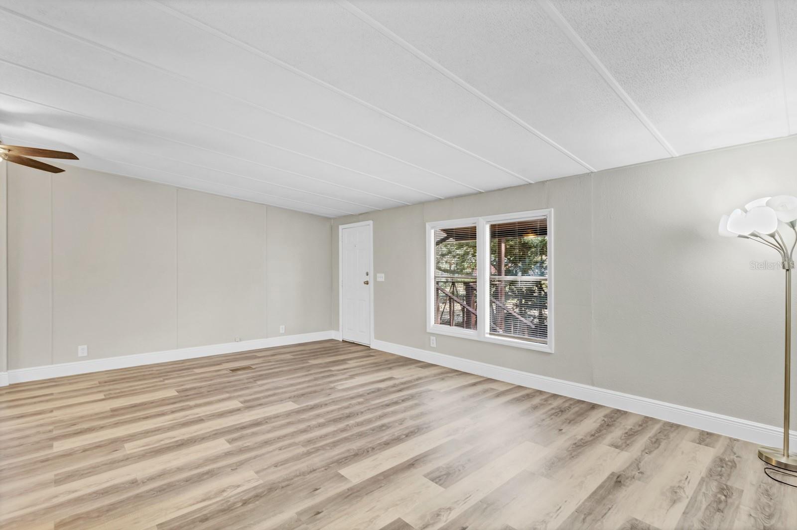 Image 14 of 34 For 4363 Helen Avenue