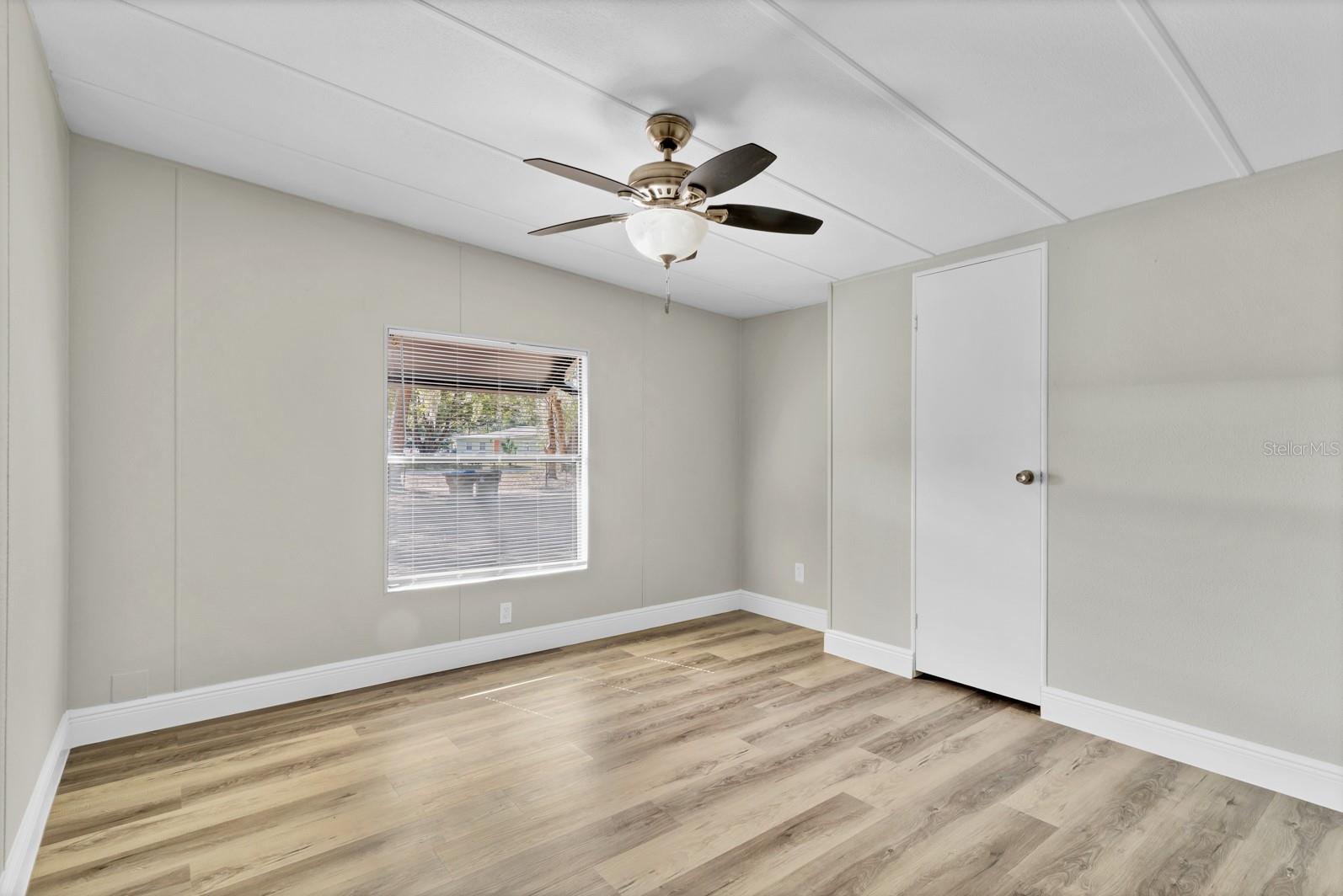 Image 19 of 34 For 4363 Helen Avenue