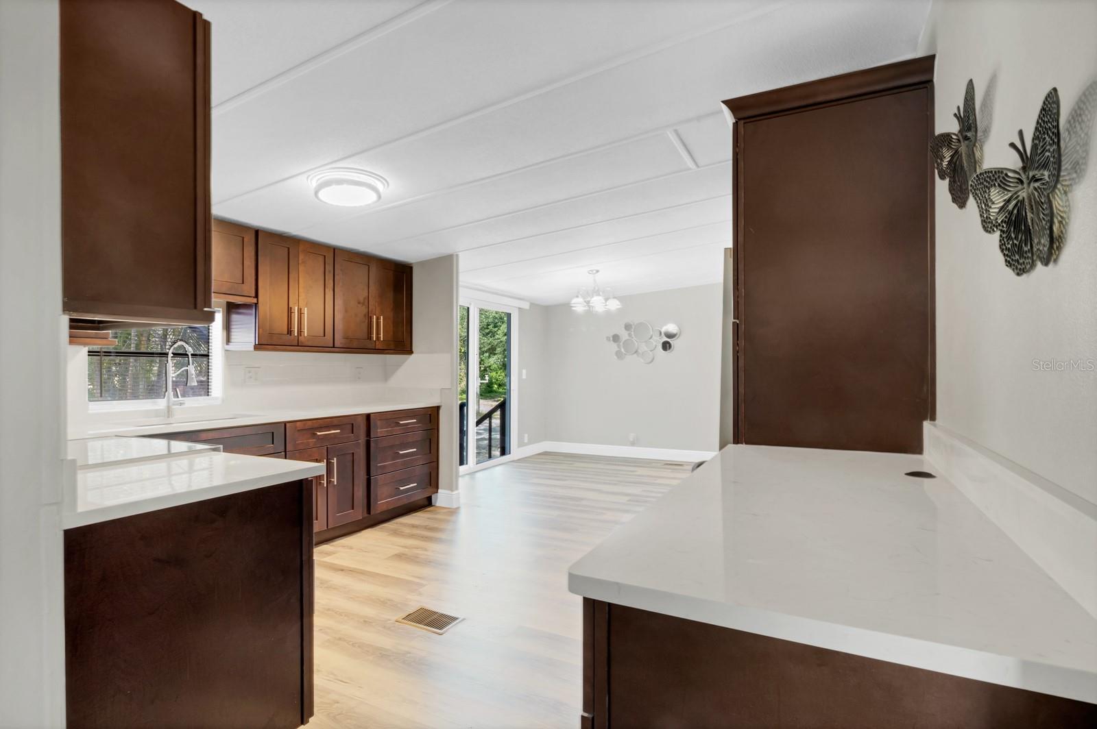 Image 23 of 34 For 4363 Helen Avenue