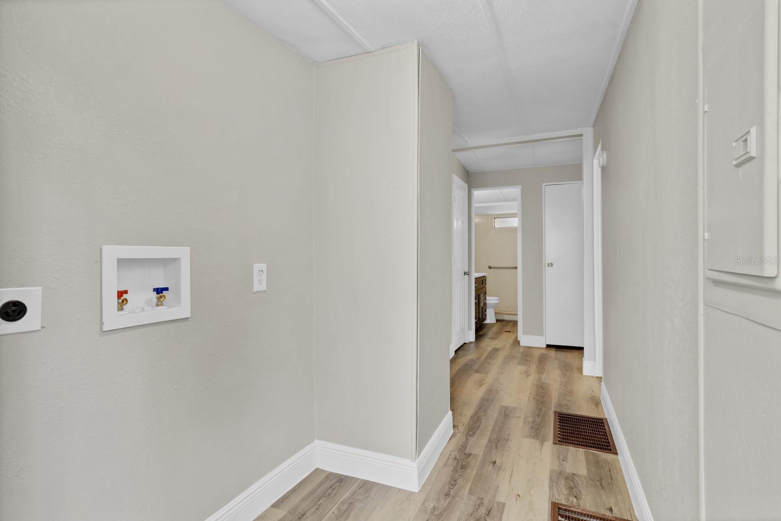 Image 26 of 34 For 4363 Helen Avenue