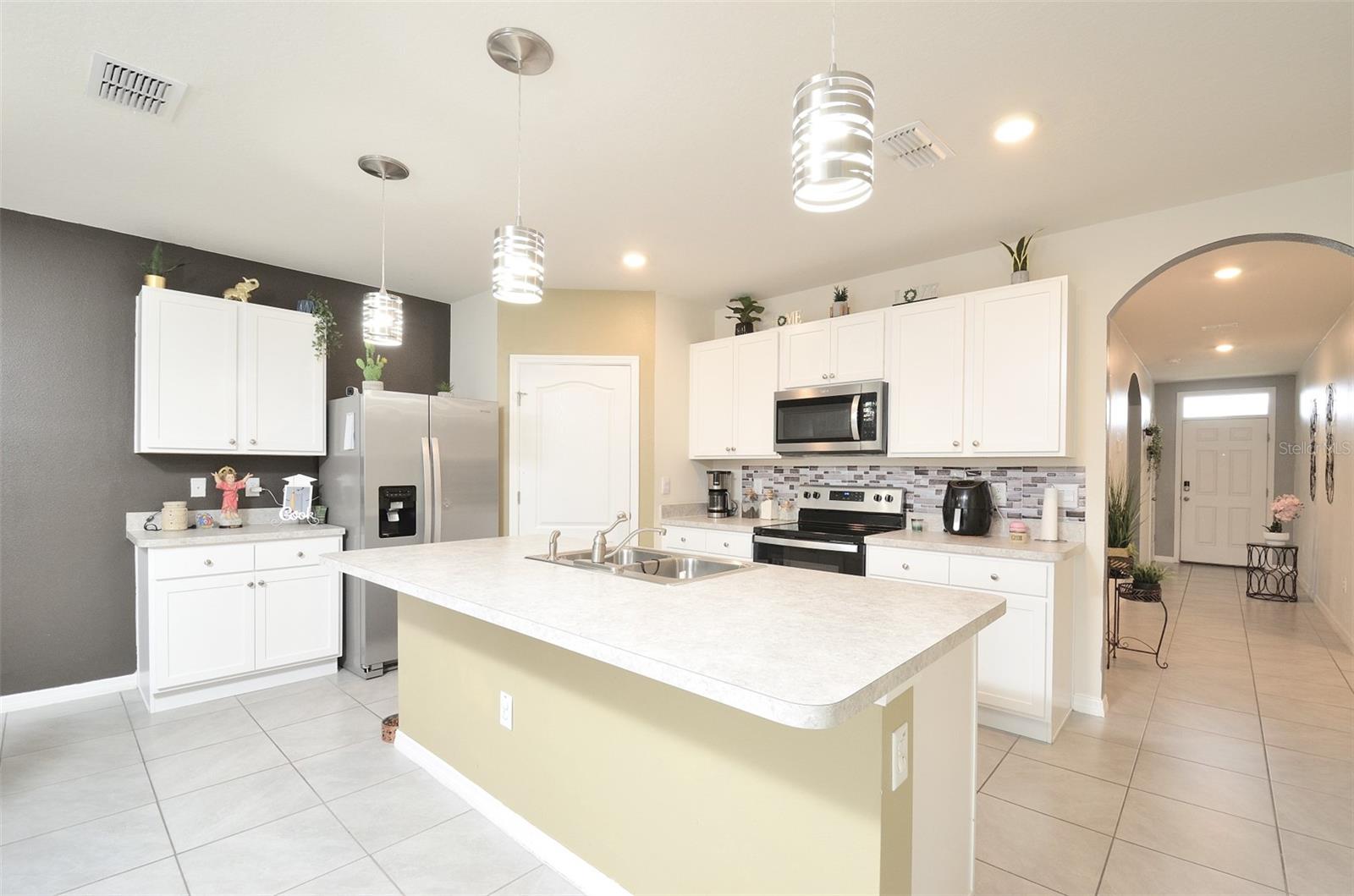 Image 4 of 24 For 233 Tiffany Court