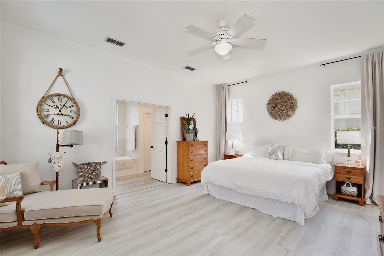 Image 22 of 73 For 1101 Rush Court