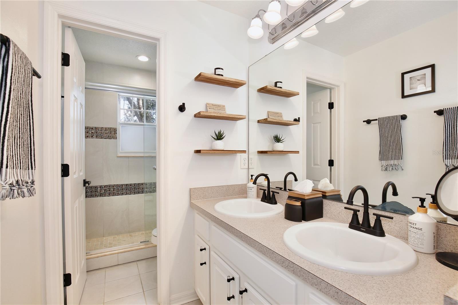 Image 30 of 73 For 1101 Rush Court