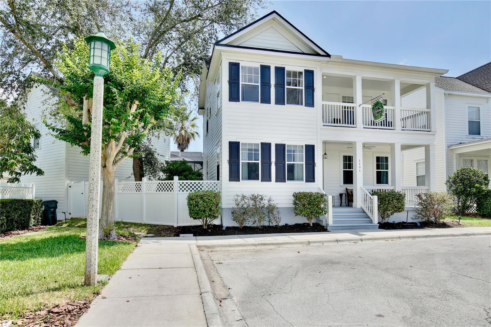 Image 4 of 73 For 1101 Rush Court