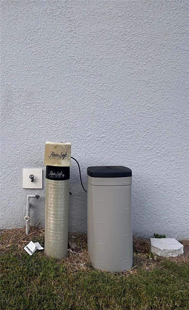 Image 4 of 7 For 2751 Wadeview Loop