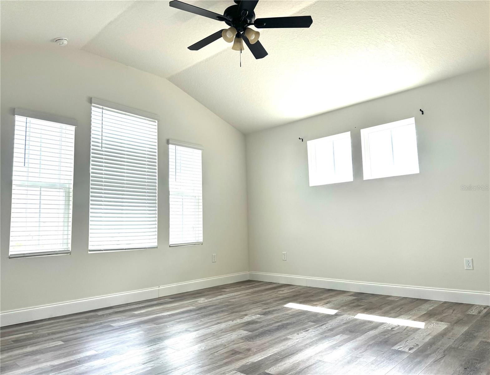 Image 10 of 29 For 2540 Blowing Breeze Avenue