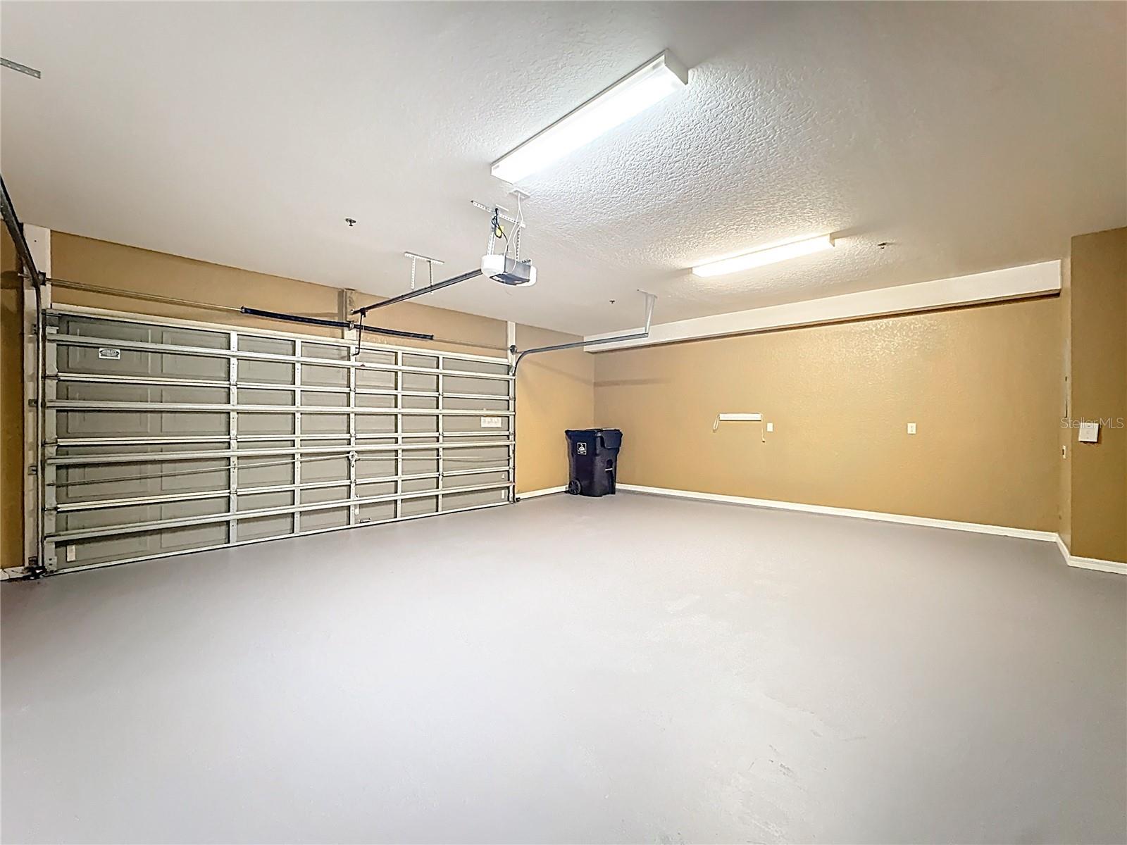 Image 11 of 72 For 2586 Grand Central Parkway 8