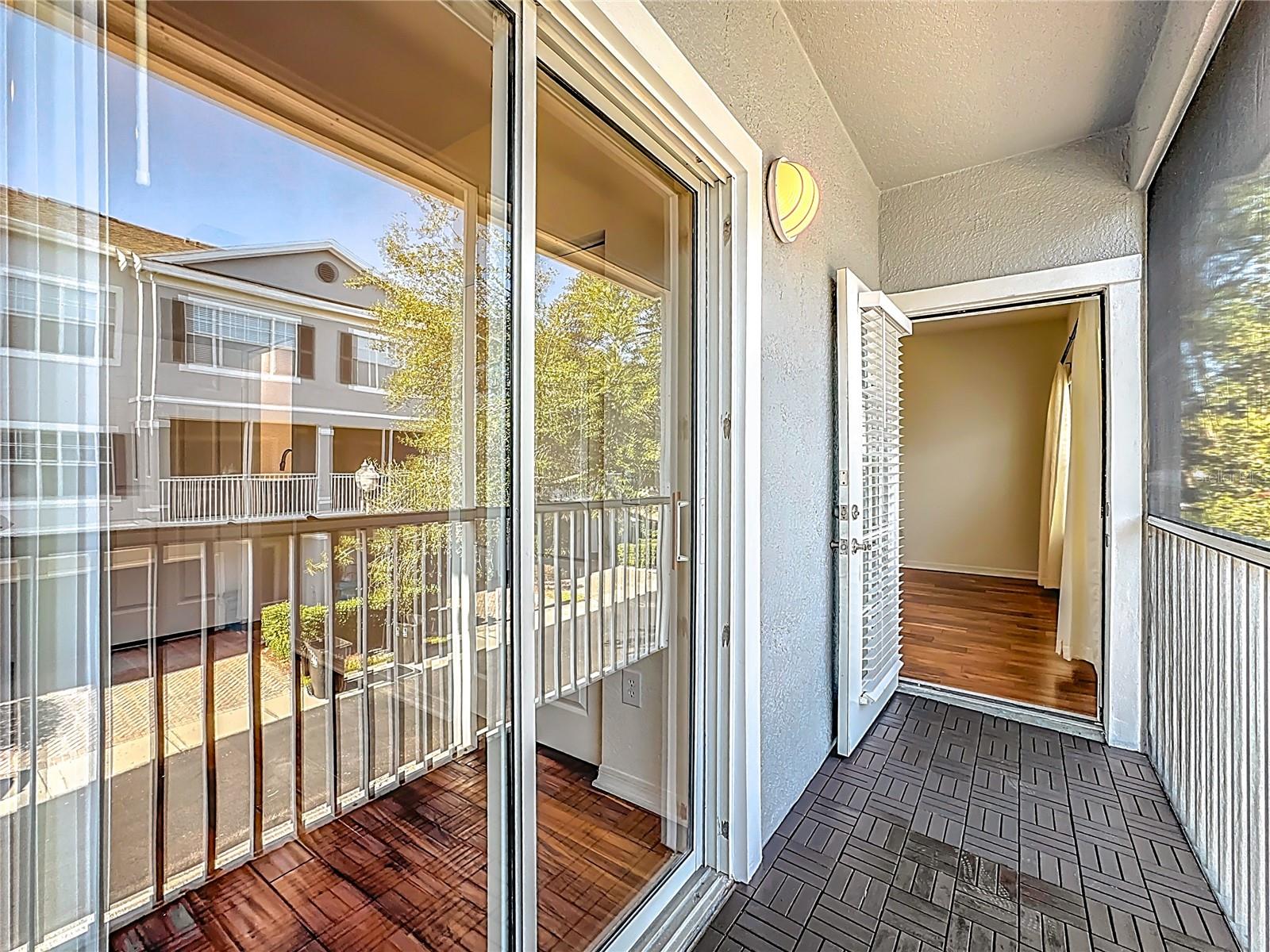 Image 13 of 72 For 2586 Grand Central Parkway 8