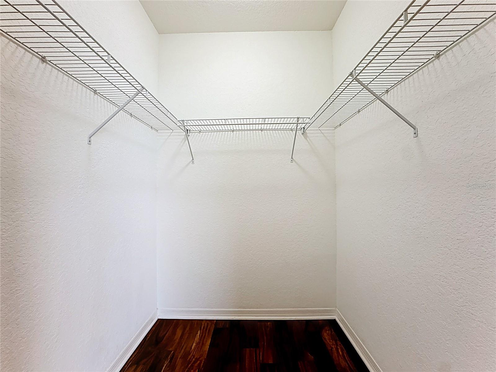 Image 30 of 72 For 2586 Grand Central Parkway 8