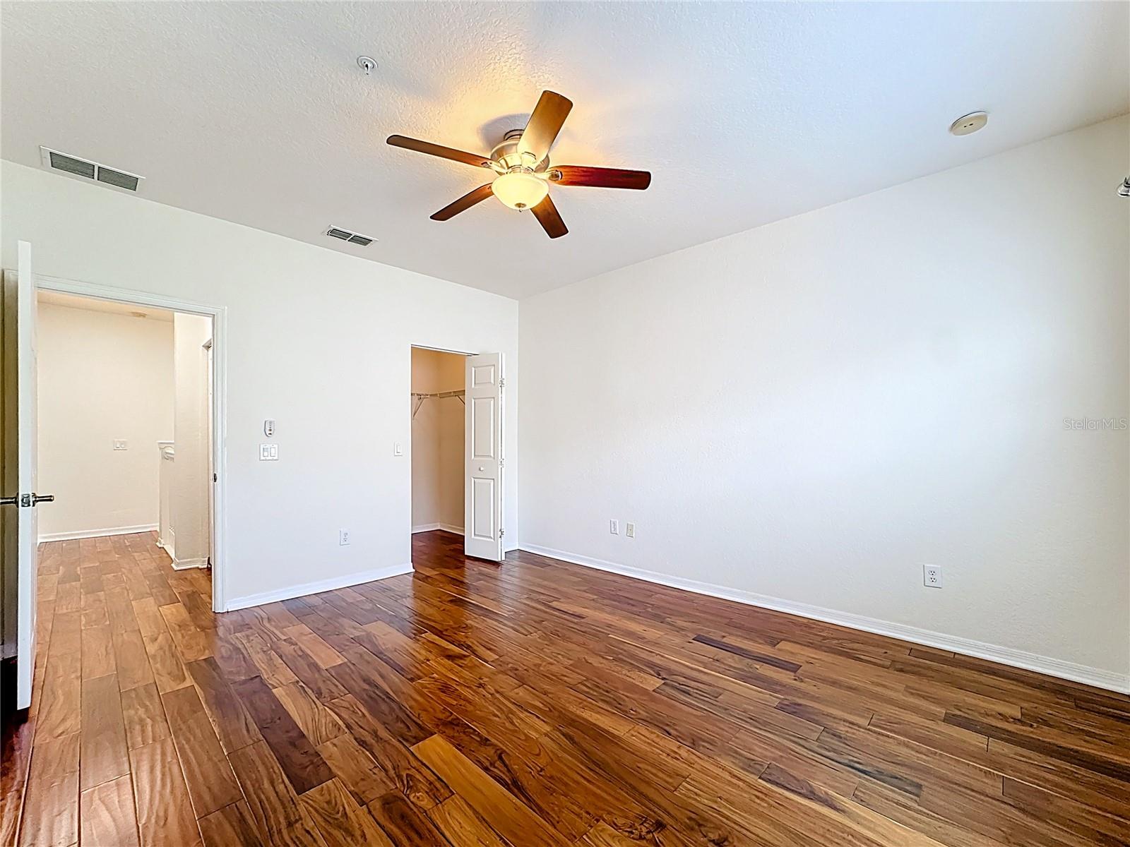 Image 35 of 72 For 2586 Grand Central Parkway 8