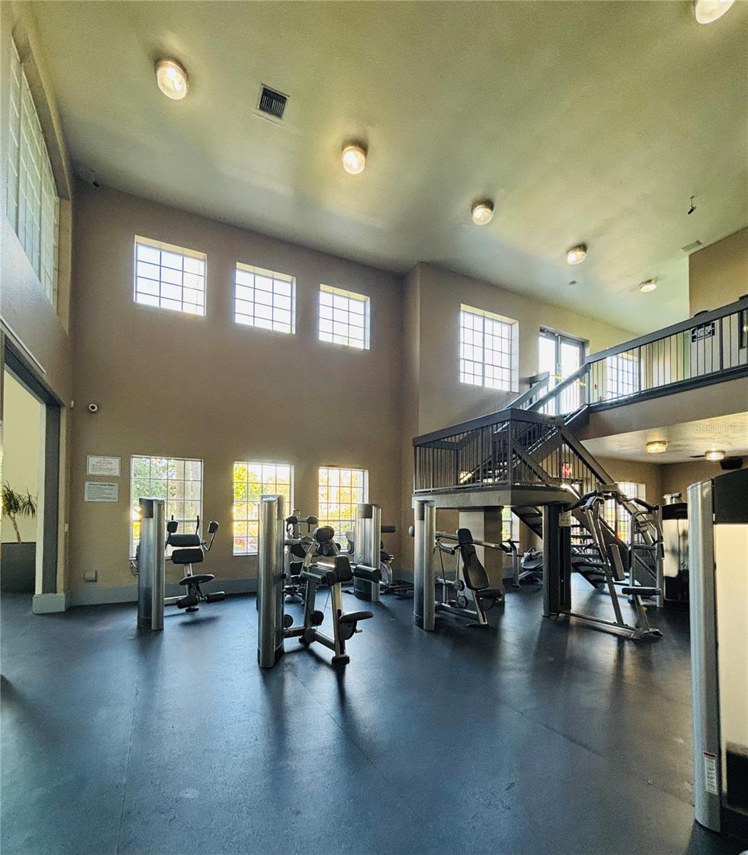 Image 54 of 72 For 2586 Grand Central Parkway 8