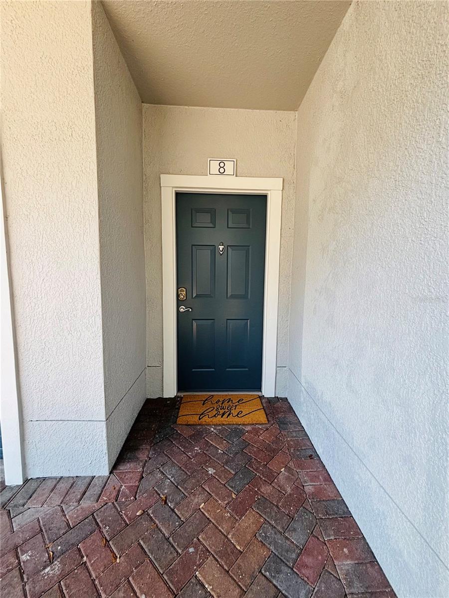 Image 9 of 72 For 2586 Grand Central Parkway 8