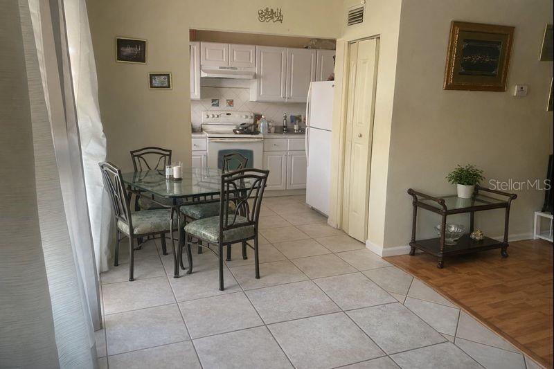 Image 5 of 9 For 1817 Michigan Avenue D