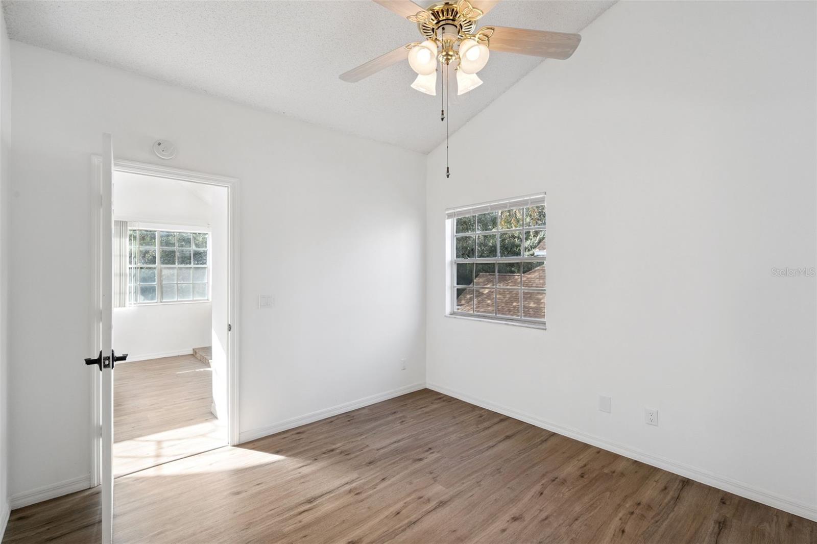 Image 10 of 38 For 624 Cambridge Way 104