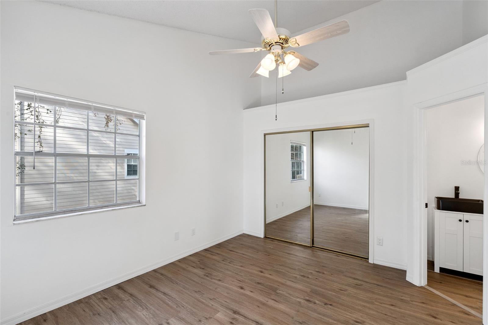 Image 11 of 38 For 624 Cambridge Way 104