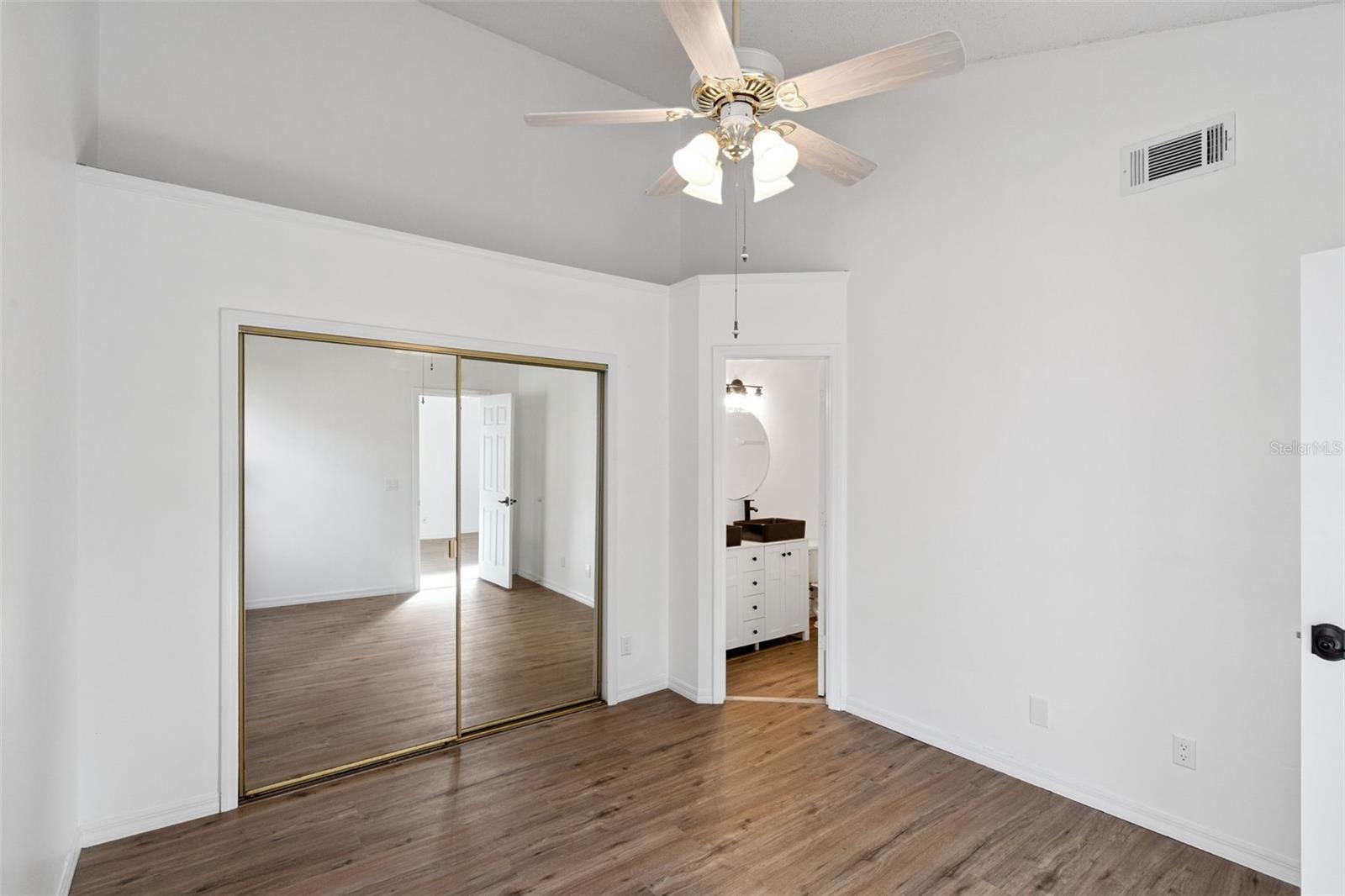 Image 12 of 38 For 624 Cambridge Way 104