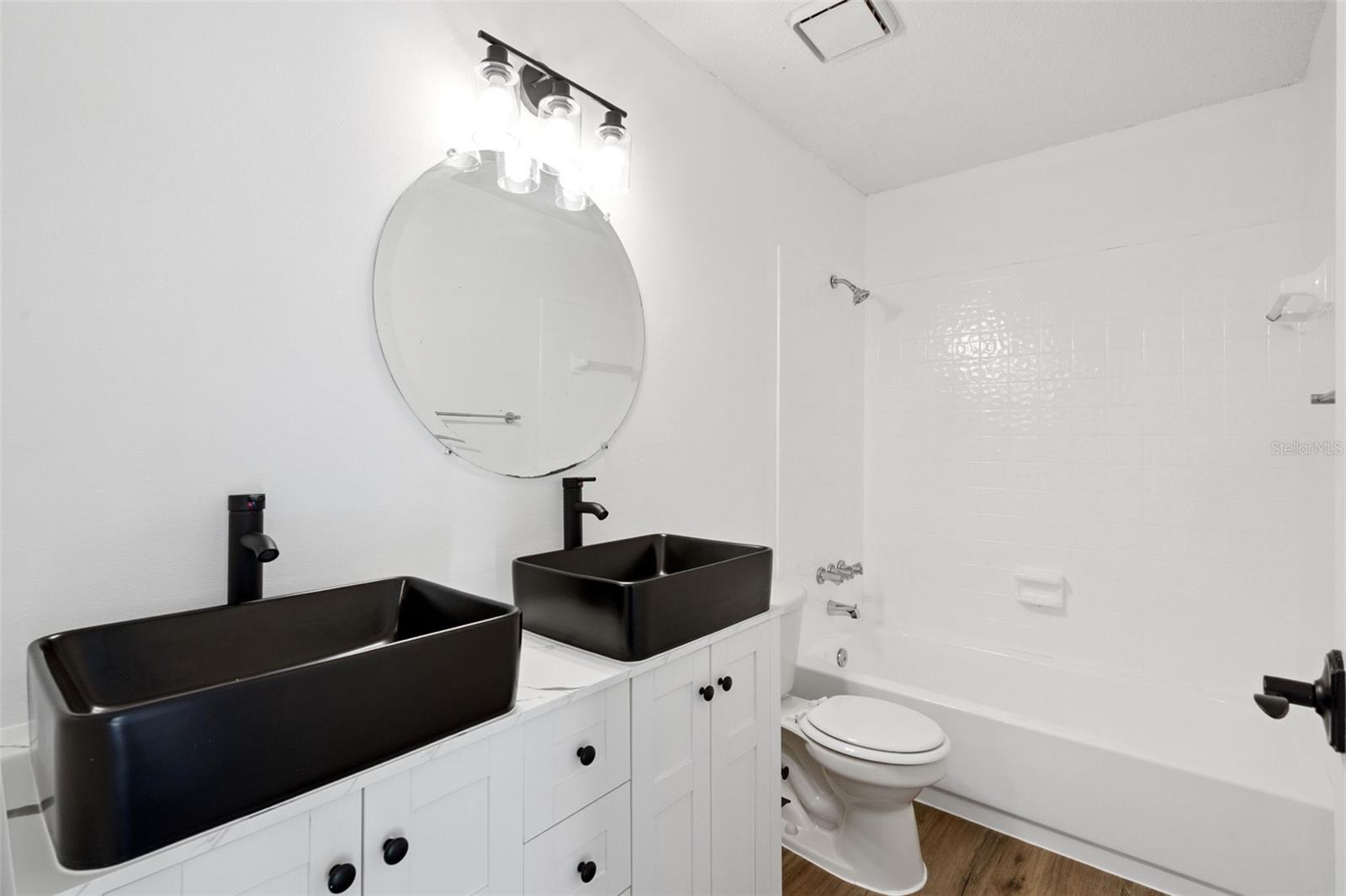 Image 14 of 38 For 624 Cambridge Way 104