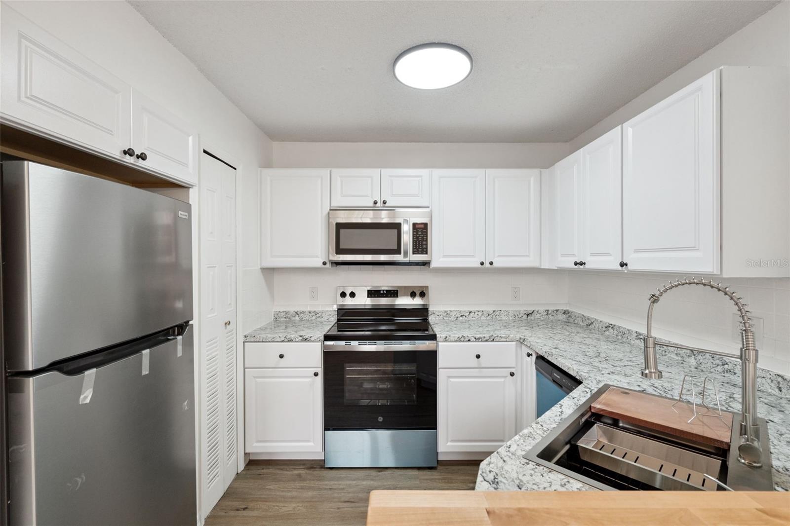 Image 16 of 38 For 624 Cambridge Way 104